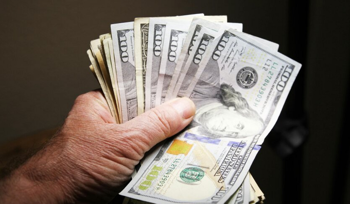 Осенние листья и гривна