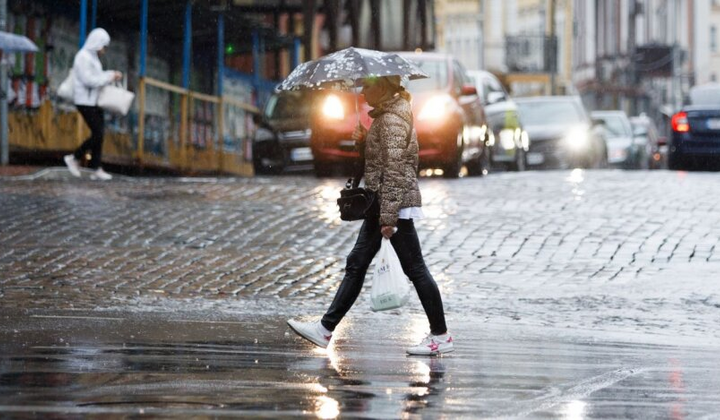 Циклон наближається до України