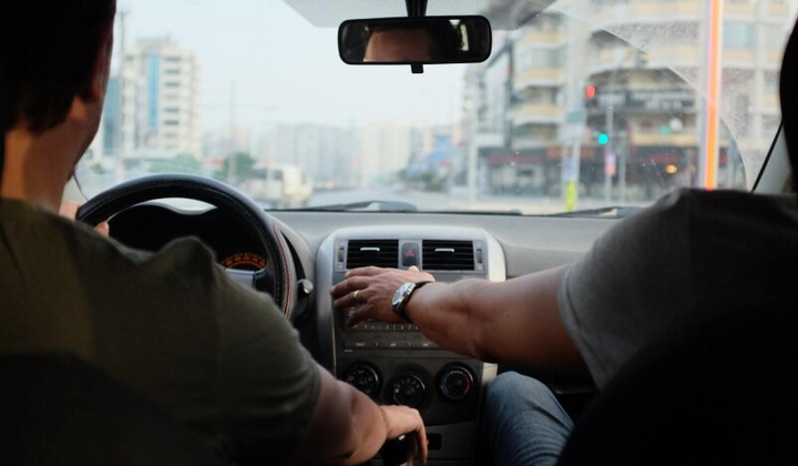 Запрещено управлять автомобилем после 70 лет