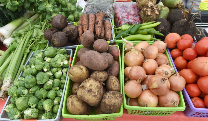 Ціни на овочі у супермаркетах та на ринках