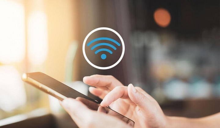 Логотипи Київстар, Vodafone та Lifecell