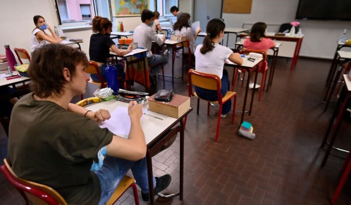 Попенко пояснює причину закриття шкіл