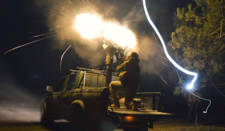 Вражеские дроны атакуют ПВО