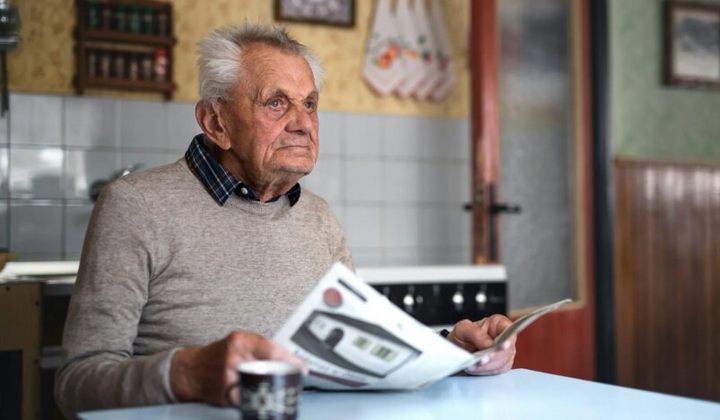 Людина, пенсіонер, гроші, отримати, 2025