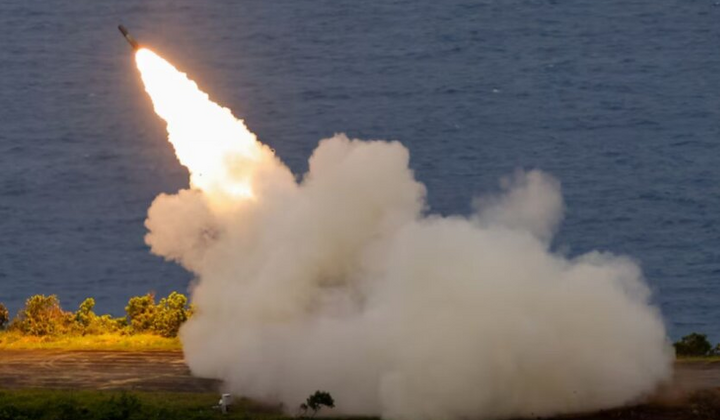 Запуск новой ракетной системы HIMARS