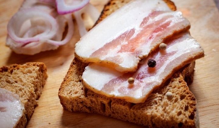 Фото сало перед Великоднем