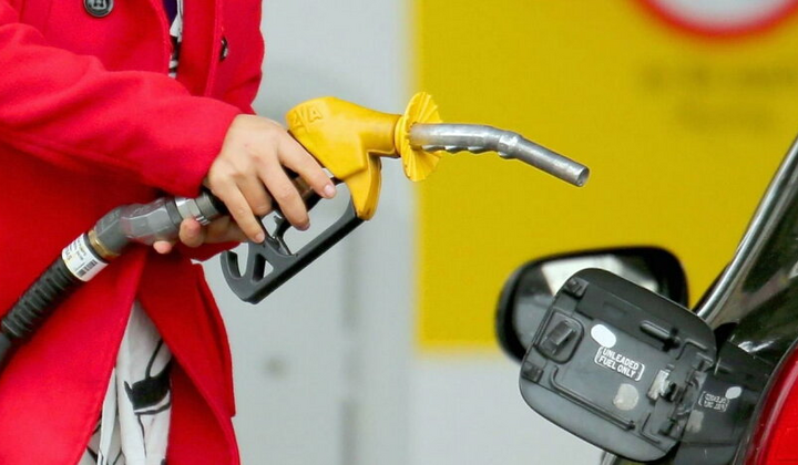 Мотор з бензином А-95 та А-98