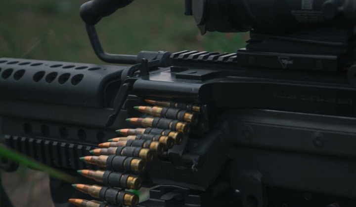 Героїчні захисники не покладають зброю