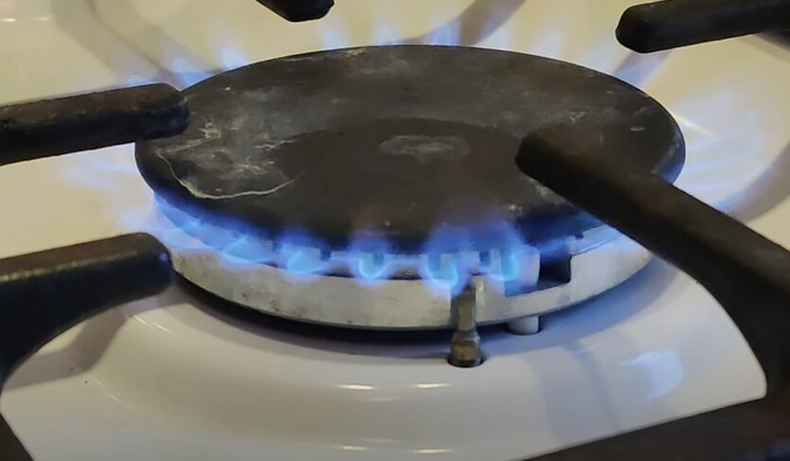 Українці платять за газ