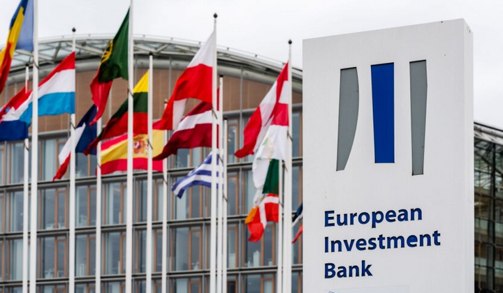 Два государственных банка распределят 35 млн евро