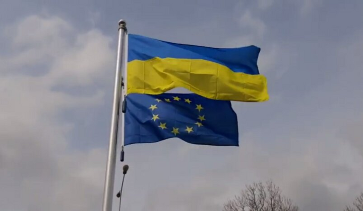 Европейский союз ищет пути спасения Украины