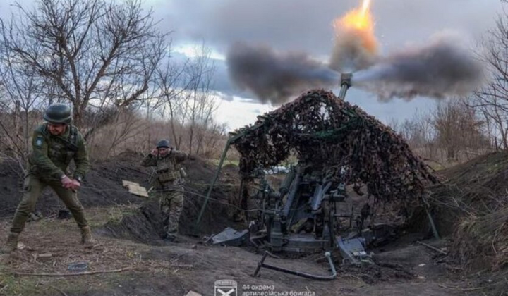 Зображення Путіна та прапорів ЄС
