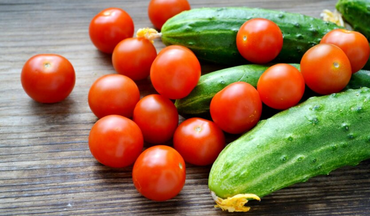 Овочі на ринку по знижених цін