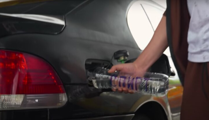 Авто с бутлом в спирту