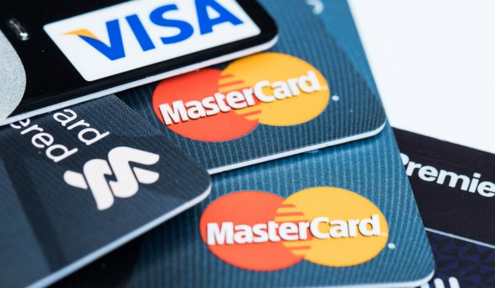 Збій Visa і MasterCard: проблеми з платежами та переказами