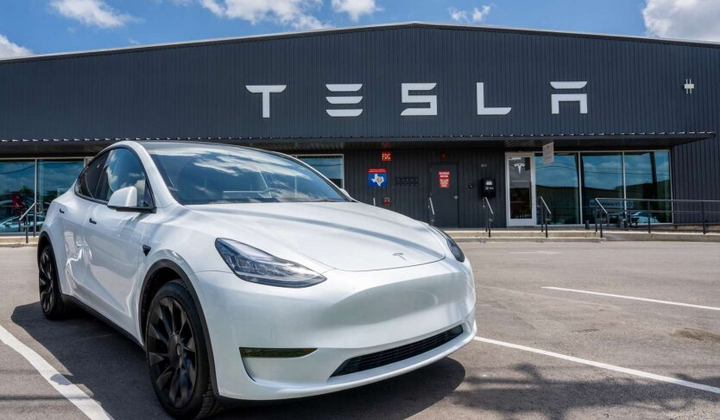 Історичний спад: продажі Tesla знизились