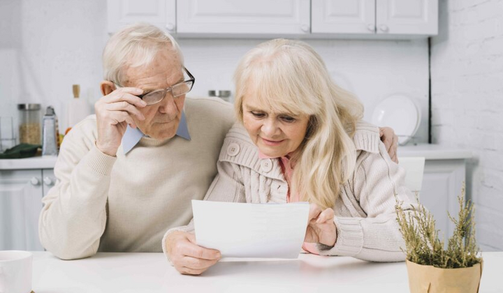 Пенсия по возрасту или инвалидности: выбор украинцев