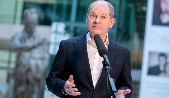 Олаф Шольц на вечеринке с психотропным веществом