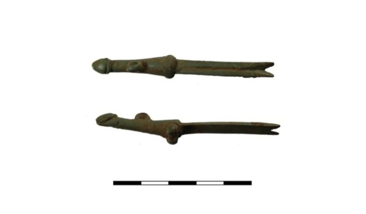 Roman nail cleaner with phallic handle
