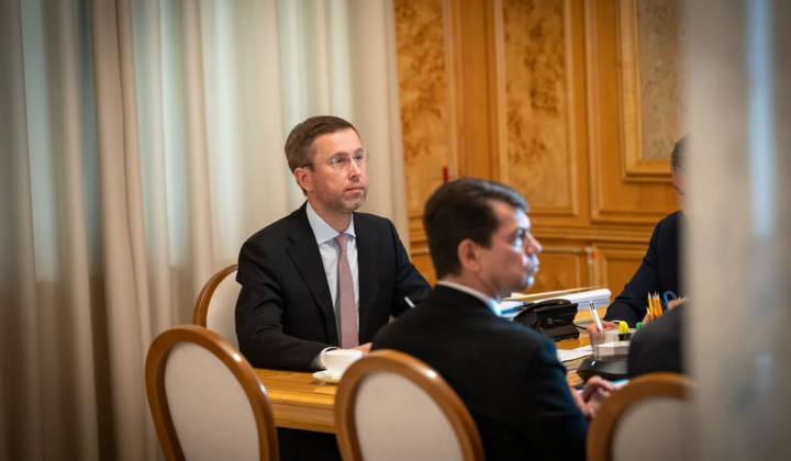 Funds for defense and social payments