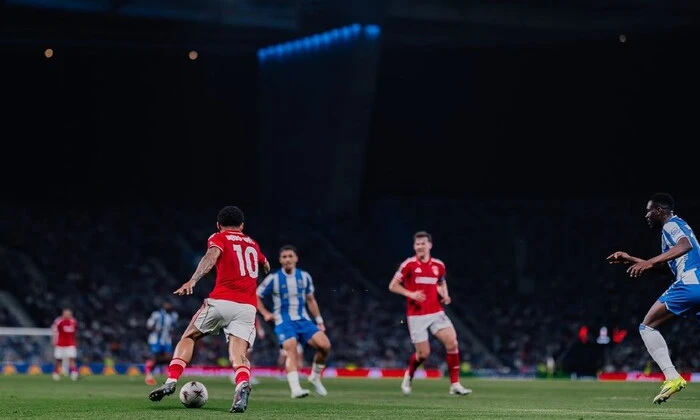Nottingham Forest vs Porto logos