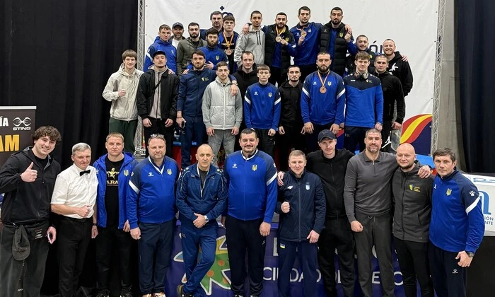 Збірна України з 12 медалями