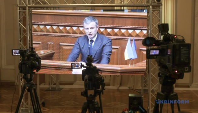 Украина финансирует соцвыплаты и зарплаты военных