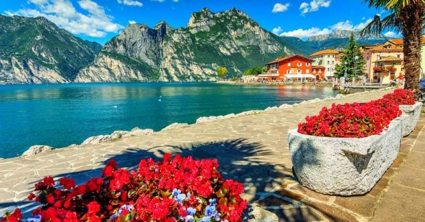 At Lake Garda, Tourists Ordering Cappuccino With Pizza Leave Italian Restaurateurs Flummoxed