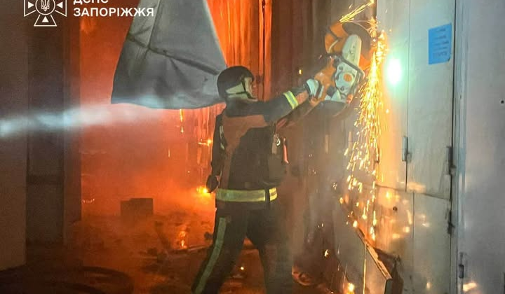 Destruction of houses and fires in Zaporizhia