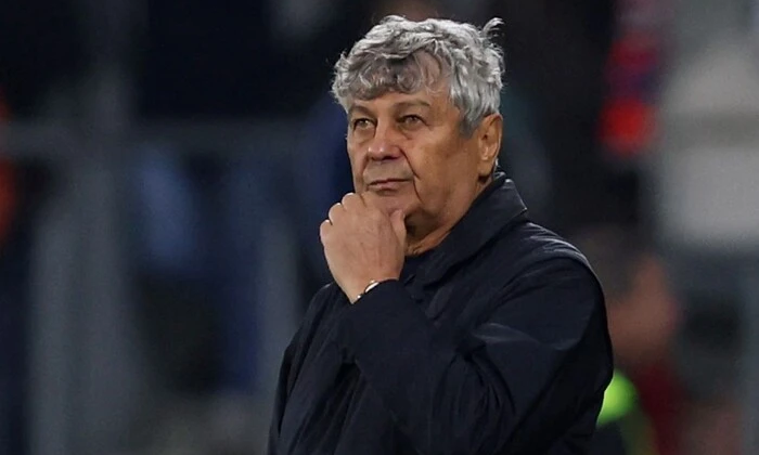 Mircea Lucescu prepares for defibrillator installation