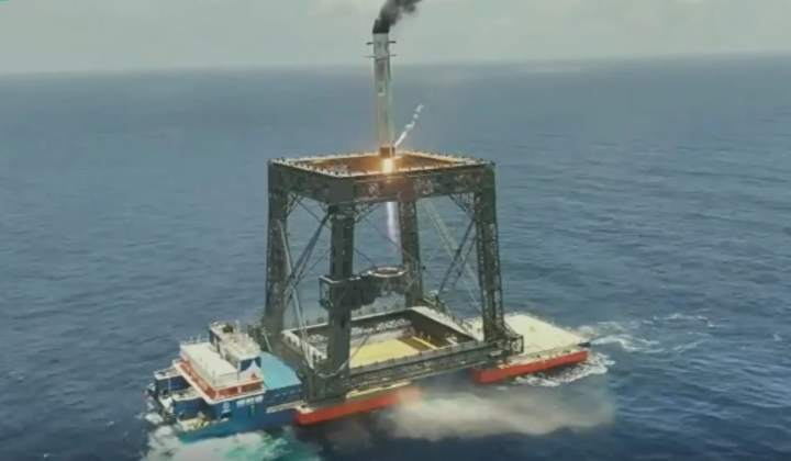 Chinese rocket caught in net