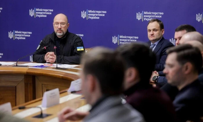 Ремонт електромереж після масованого удару