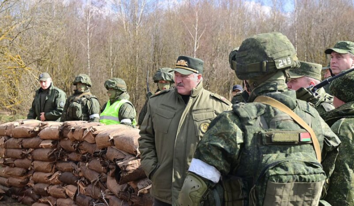 Украинские войска патрулируют границу с Беларусью