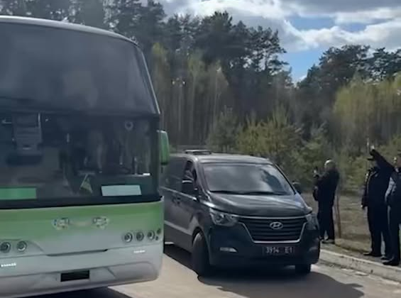 Украинские военные возвращаются в МВД