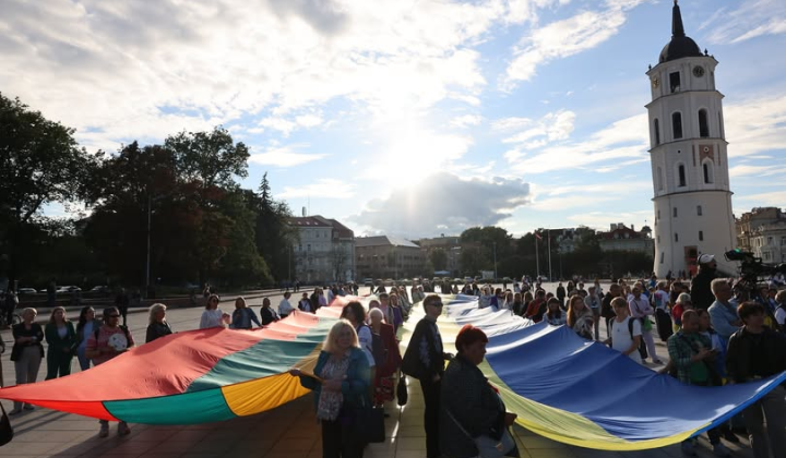Thousands of people celebrate 35th anniversary of Ukraine's independence
