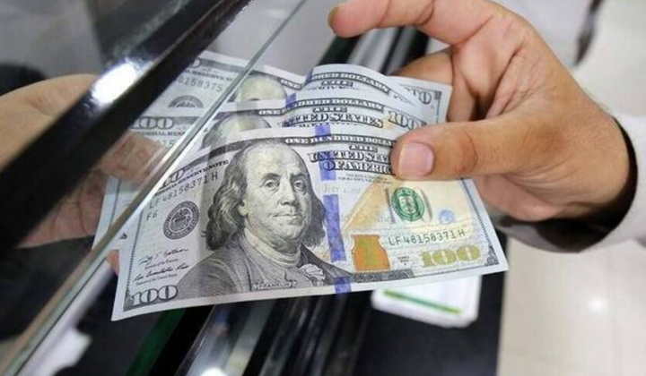 Курс долара в обмінниках підвищується