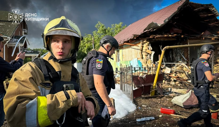 Російські дрони та балістика атакують Київ