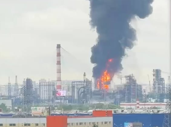 Руйнування нафтопереробного заводу в Московському регіоні