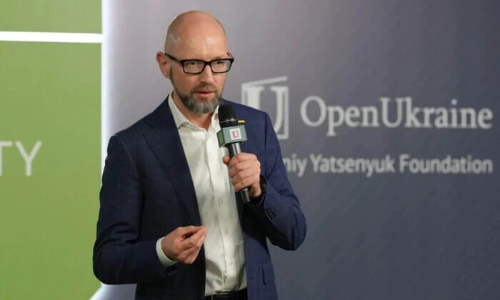 Russian search for Ukrainian officials