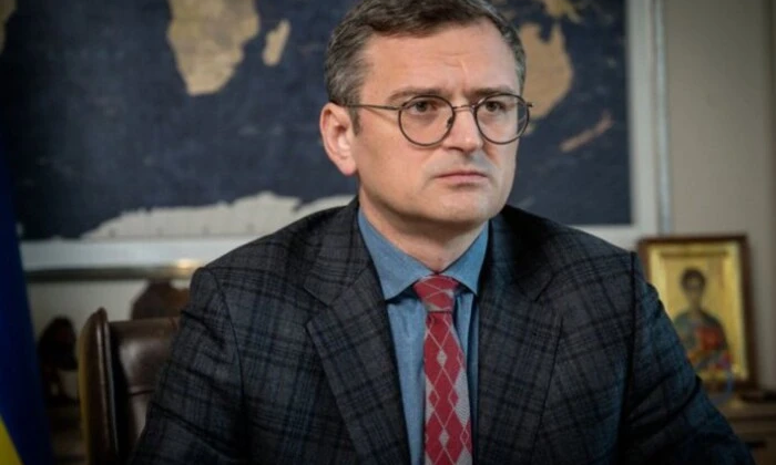 Kuleba warns Ukrainians not to go to Hungary