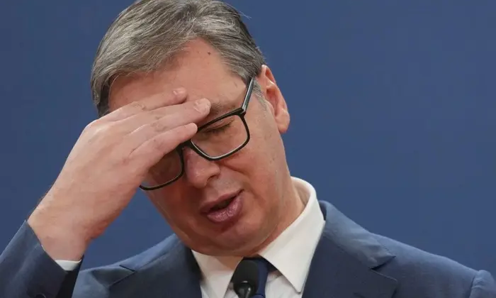 Президент Сербії Вучич під час протестів