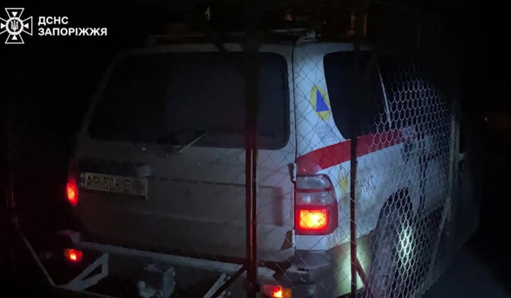 Похмурі рятувальники евакуювали пожилу сім'ю