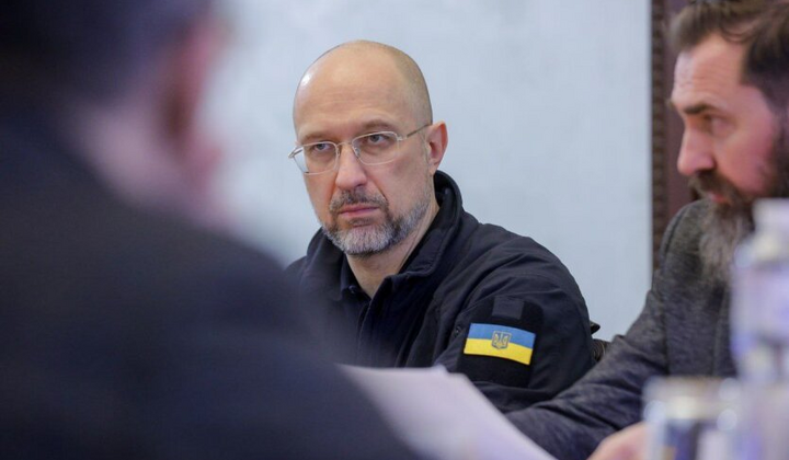 Зображення Японії та України під час фінансової угоди