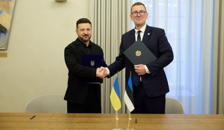 Zelensky awarded Estonian Prime Minister with an order
