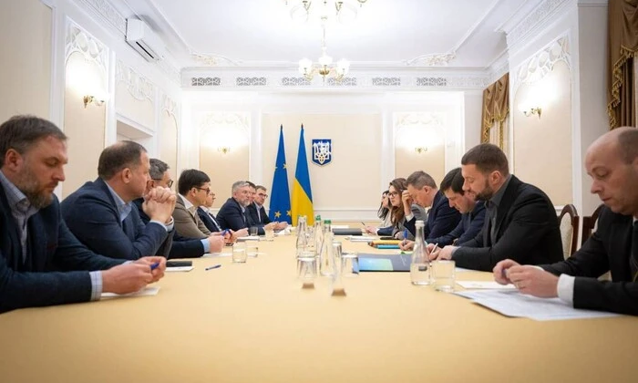 Подготовка адресной помощи на топливо