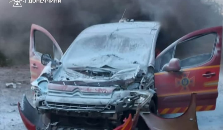 Автомобіль рятувальників у Краматорську
