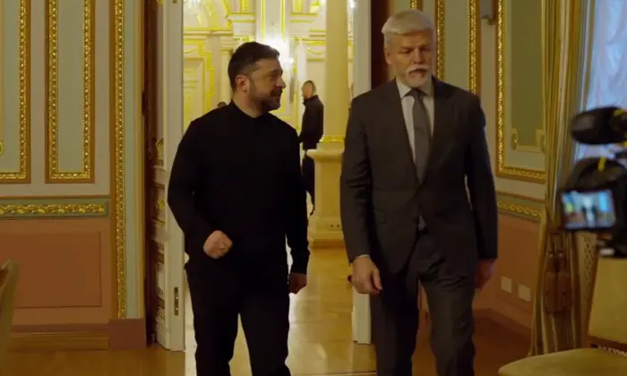 Зеленський та Павел обговорюють ситуацію на фронті