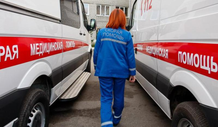 Хлопець зіткнувся з гострою сталевою огорожею
