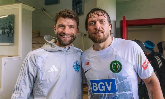 Олександр Усик відмовився від титулу WBO