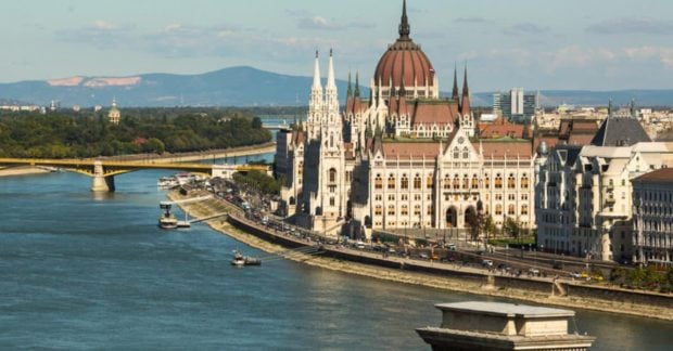 Danube river level dropped: cruise ships stuck